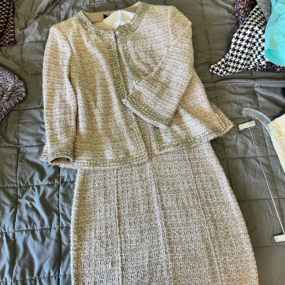 ST. JOHN Dress and jacket! So beautiful! Fits to size.